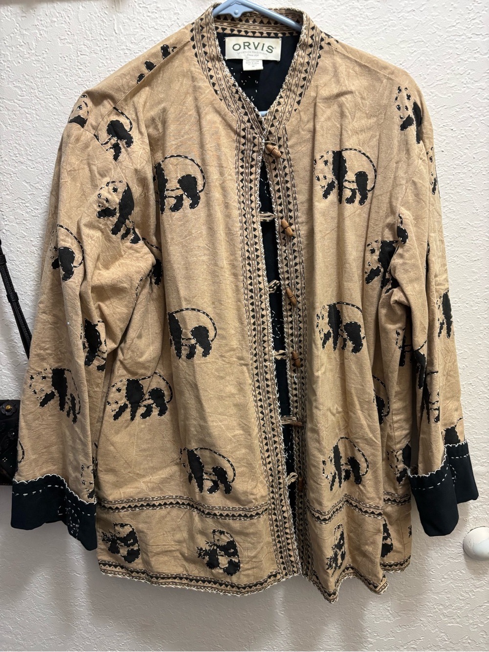 Orvis Women's Tan & Black Embroidered Elephant Blouse 100% cotton RARE vintage !